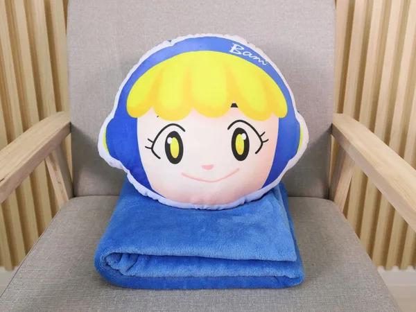 หมอนไดคัทรูปตัวการ์ตูนพร้อมผ้าห่ม